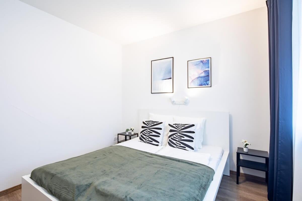 - Terrace - Modern Apartman *
